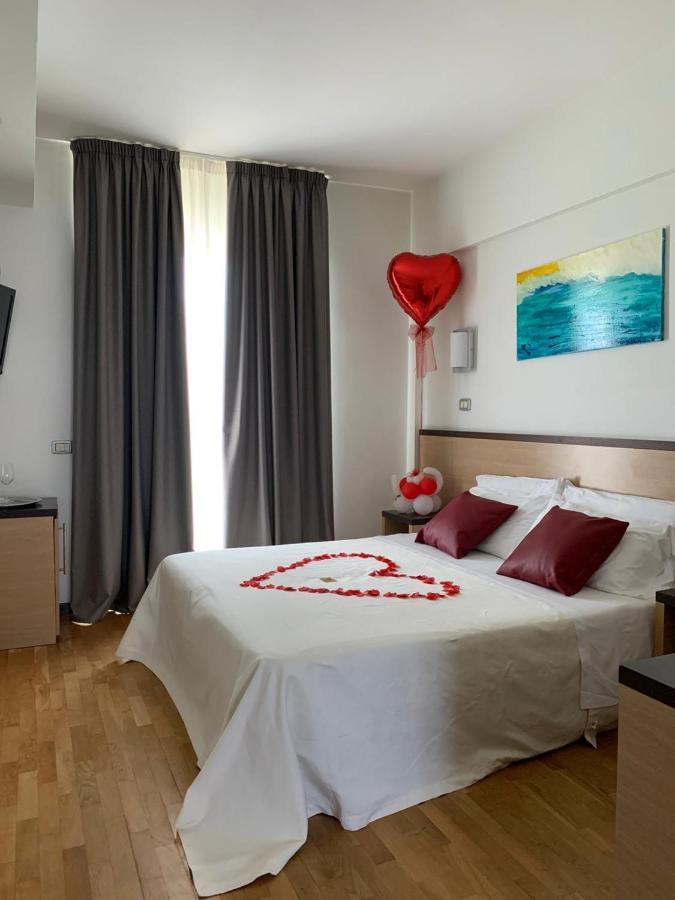 Hotel Royal Сан-Бенедетто-дель-Тронто Экстерьер фото