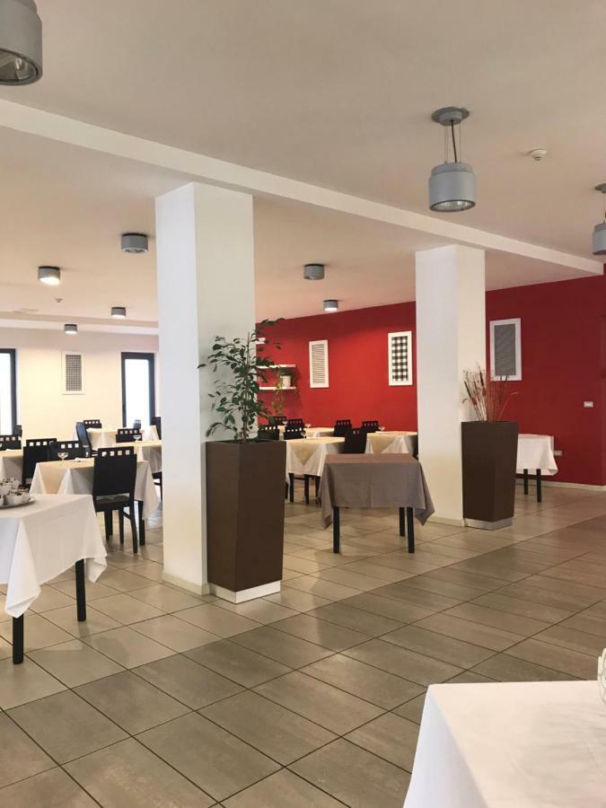 Hotel Royal Сан-Бенедетто-дель-Тронто Экстерьер фото