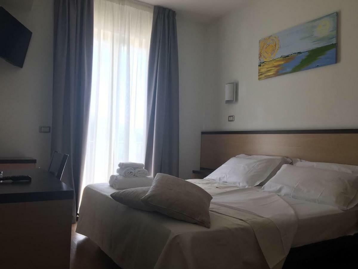 Hotel Royal Сан-Бенедетто-дель-Тронто Экстерьер фото